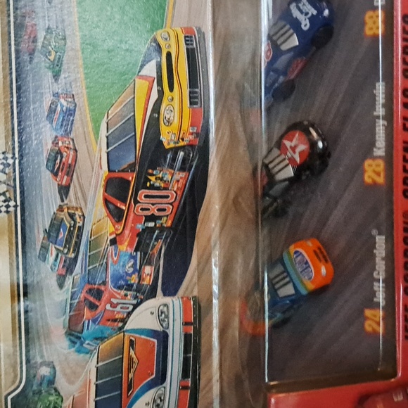 Bundle of 2 packs of winners circle micro machines - Picture 3 of 3